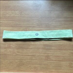 lululemon athletica green with grey specks headband